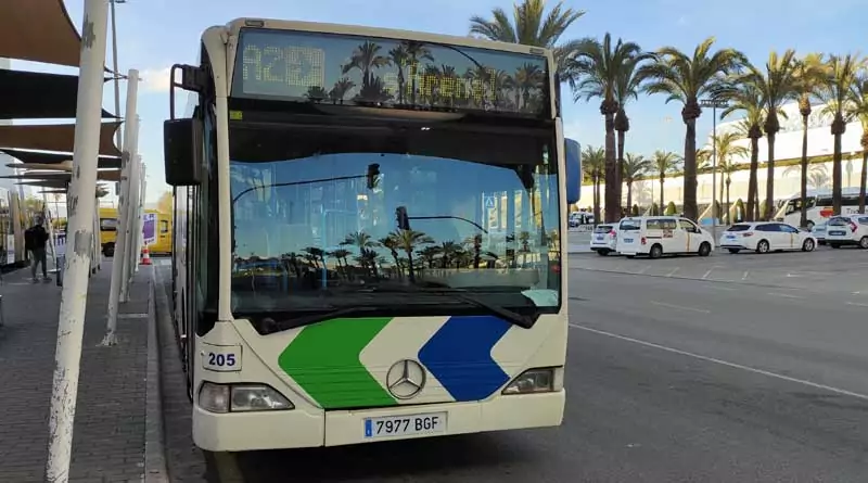 Bus am Flughafen