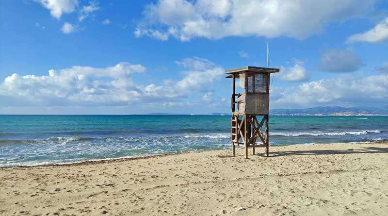 Leerer Strand an der Playa de Palma