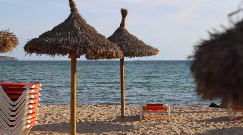 Liegen am Strand Playa de Palma