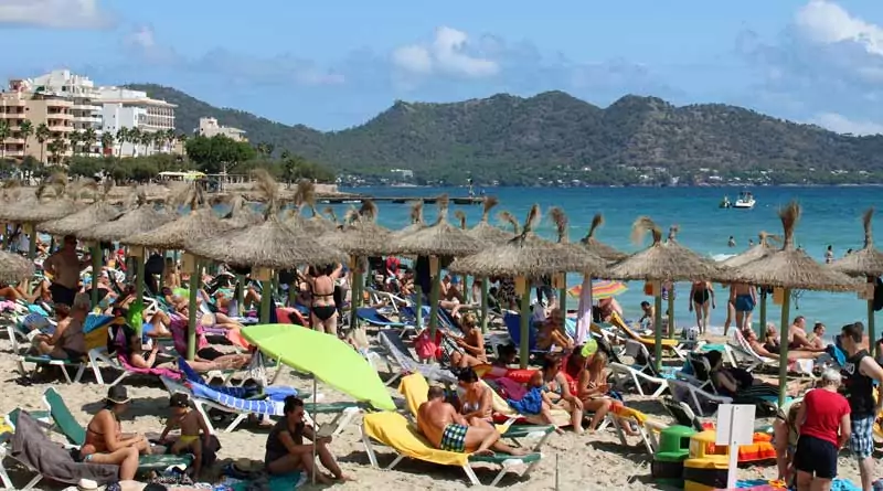 Cala Millor Strand voll